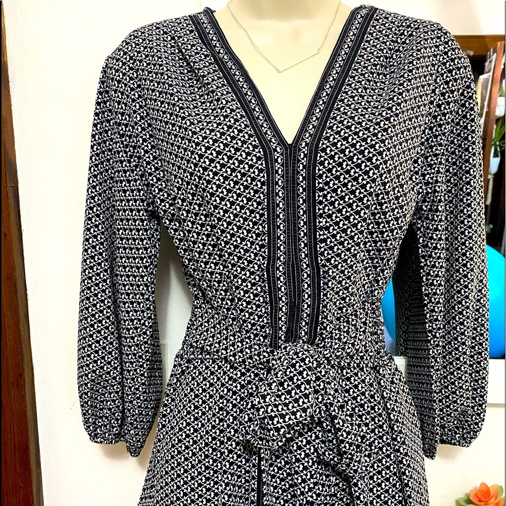 Max studio bell sleeve dressy blouse